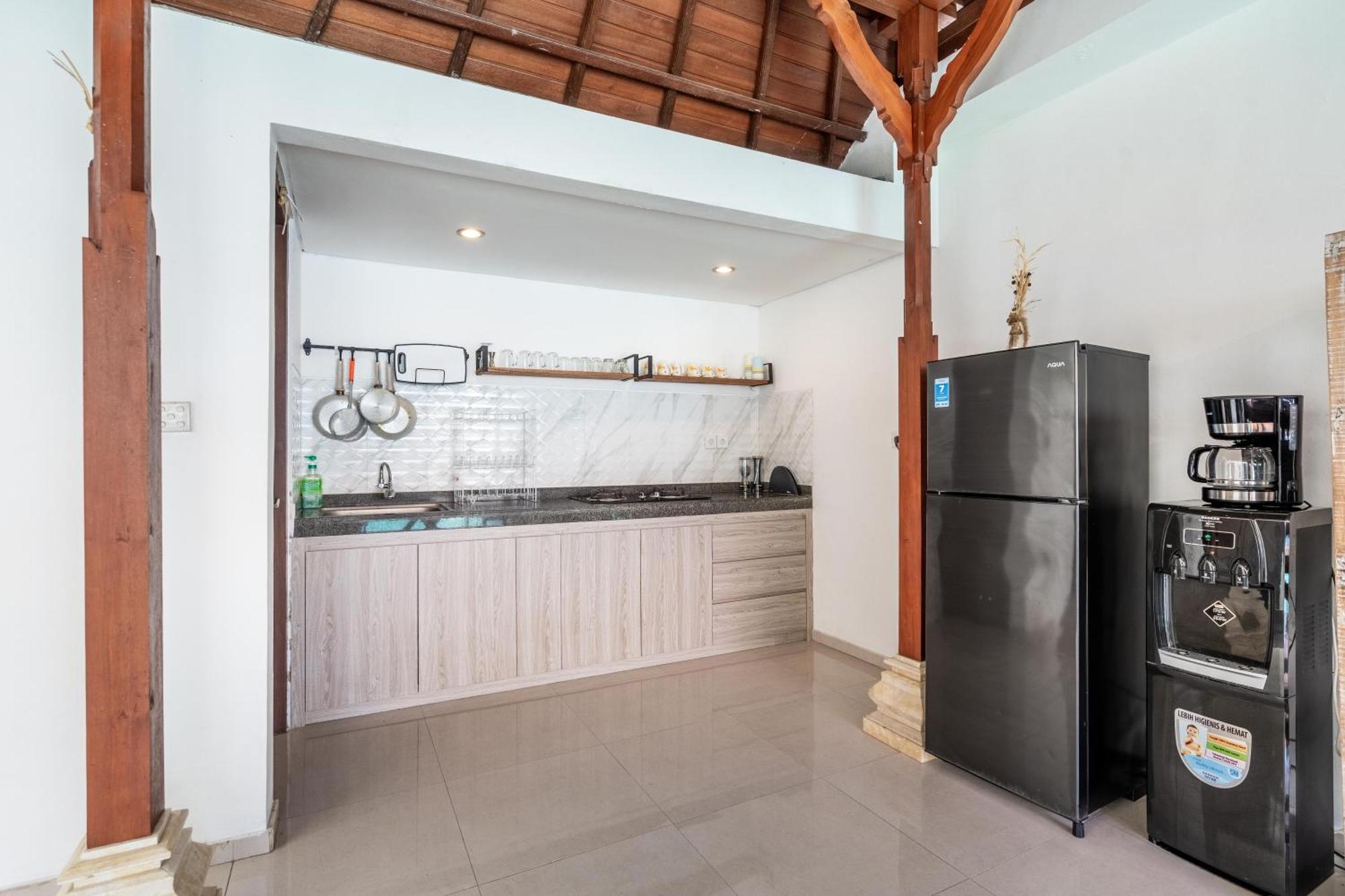 4-Bedroom Pool Villa Near Seminyak Center Exterior photo